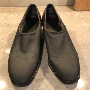 MUNRO- Grey Stretch Fabric Leather Loafer Shoes
